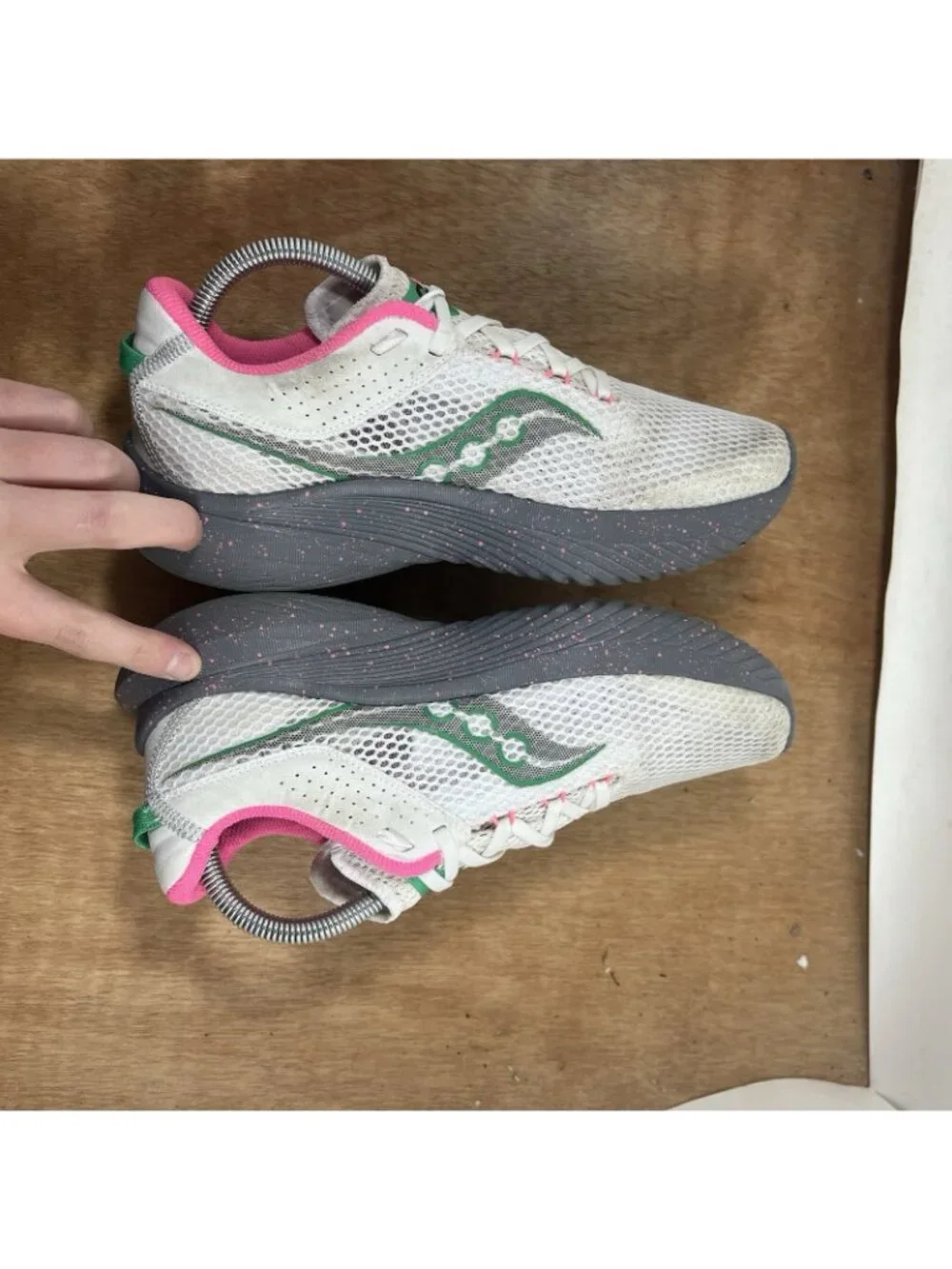 Saucony Kinvara 14 Women Size 9 Running Sneakers Shoes White Lace Up S10823-85